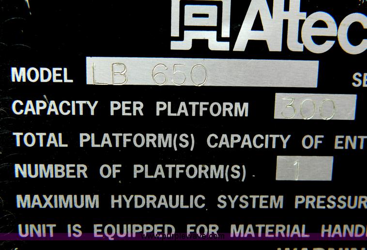 image for item D8718 1992 Chevrolet Kodiak bucket truck