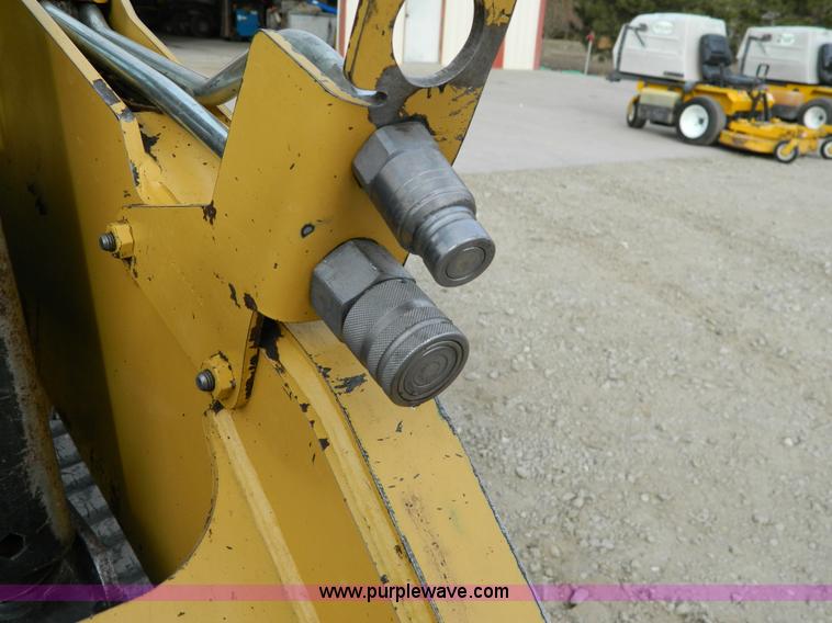 image for item D8720 2007 Caterpillar 257B skid steer