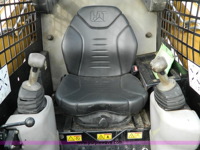 image for item D8720 2007 Caterpillar 257B skid steer