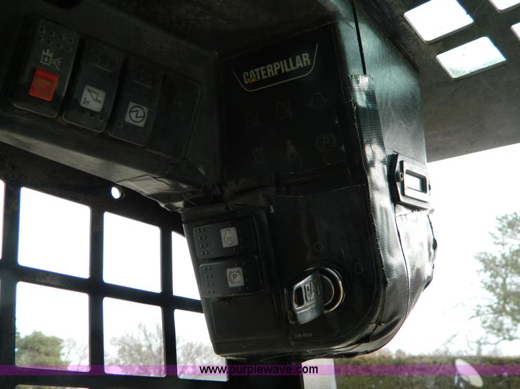 image for item D8720 2007 Caterpillar 257B skid steer