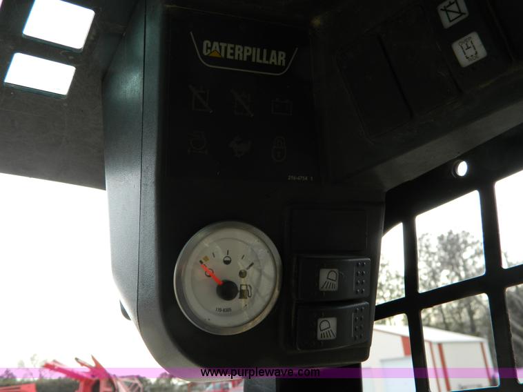 image for item D8720 2007 Caterpillar 257B skid steer