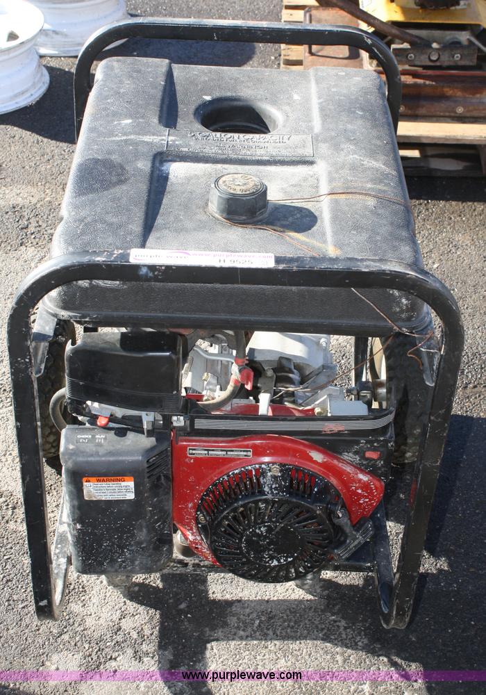 image for item H9525 Blackmax 6250 generator