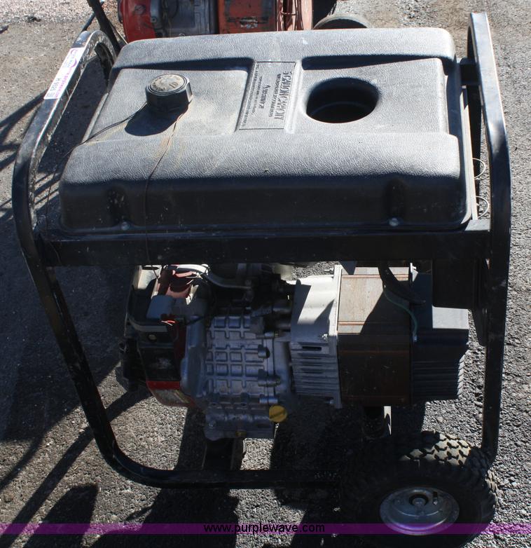 image for item H9525 Blackmax 6250 generator