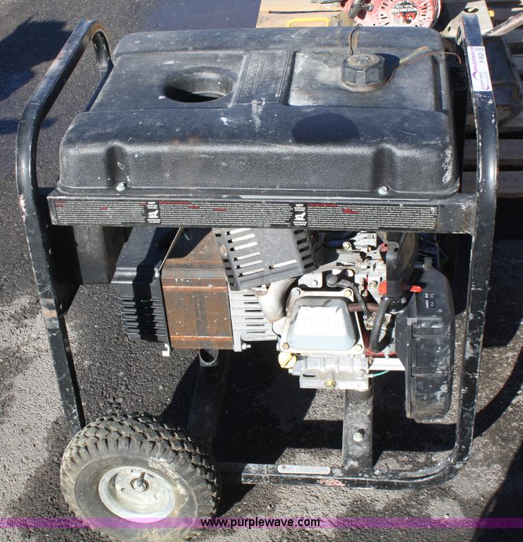 image for item H9525 Blackmax 6250 generator