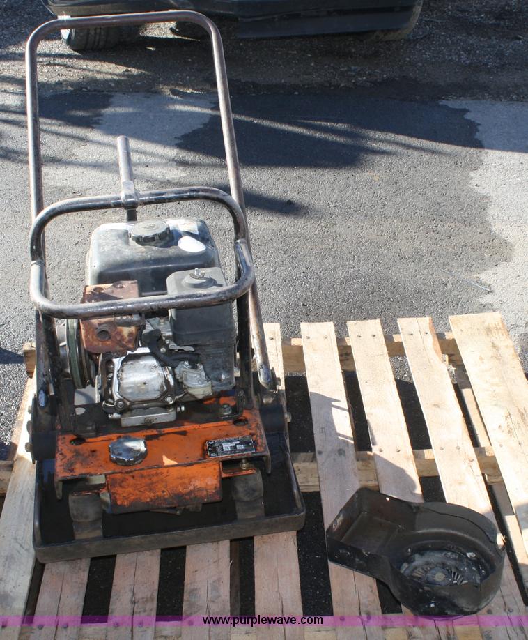 image for item H9538 Mikasa MVC-90H compactor