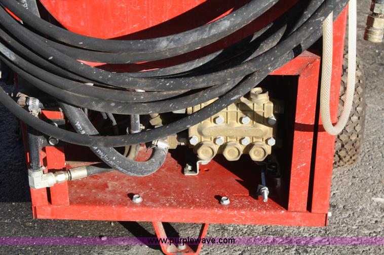 image for item H9541 Whiteco Stinger 3 power washer