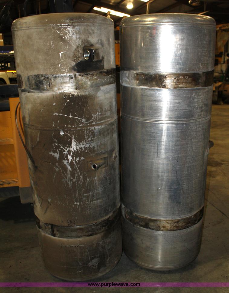 image for item H9582 (2) aluminum fuel tanks