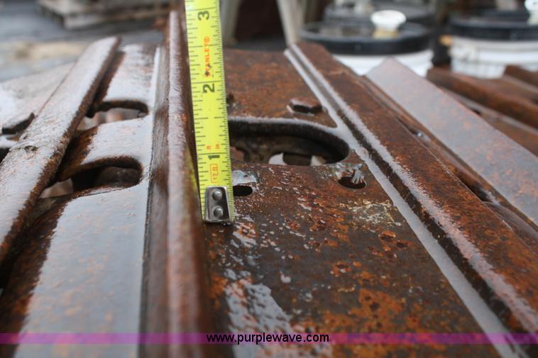 image for item H9613 (2) 16" tracks