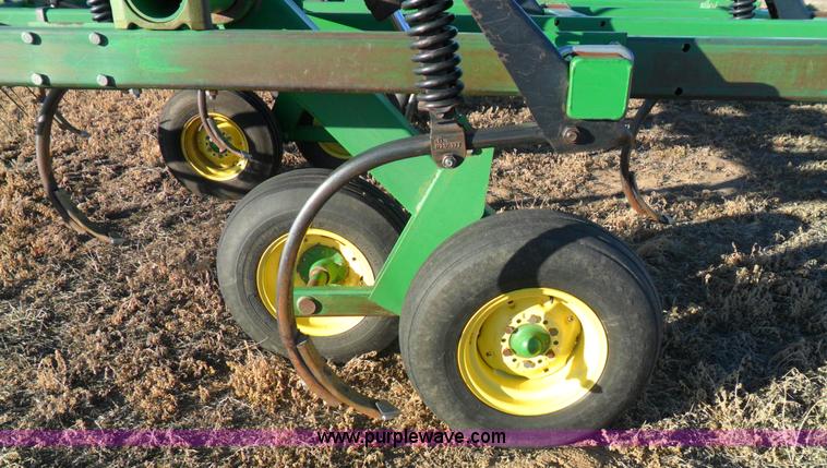 image for item A1940 John Deere 680 three section chisel