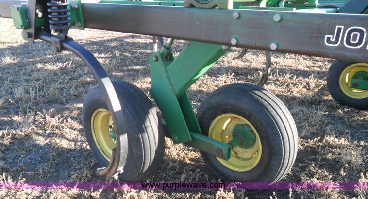 image for item A1940 John Deere 680 three section chisel