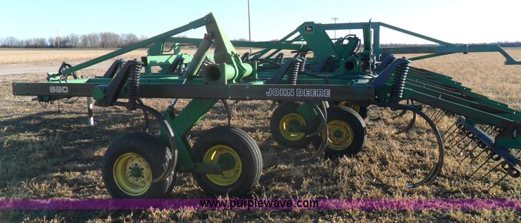 image for item A1940 John Deere 680 three section chisel