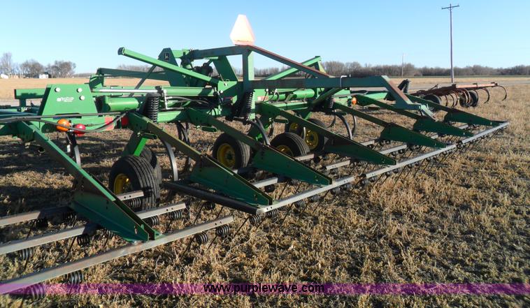 image for item A1940 John Deere 680 three section chisel