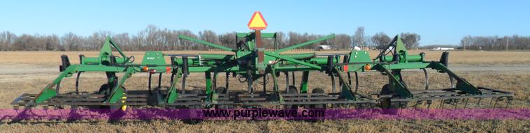 image for item A1940 John Deere 680 three section chisel