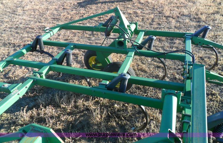 image for item A1940 John Deere 680 three section chisel