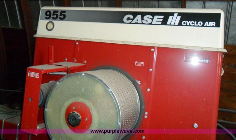 image for item A1975 CIH 955 planter