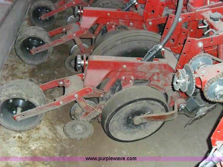 image for item A1975 CIH 955 planter
