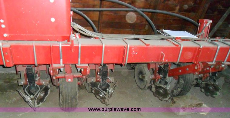 image for item A1975 CIH 955 planter
