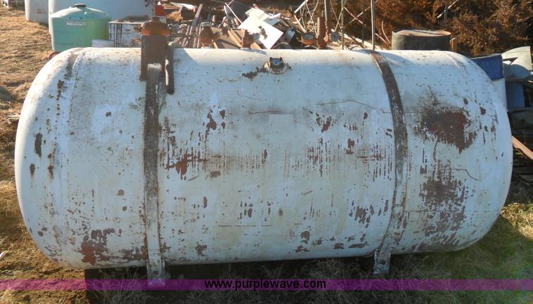 image for item A1977 500 gallon NH3 tank