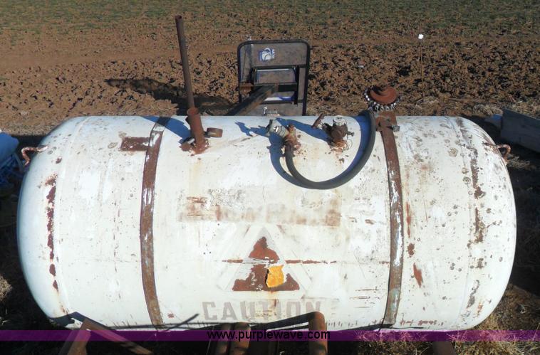 image for item A1977 500 gallon NH3 tank
