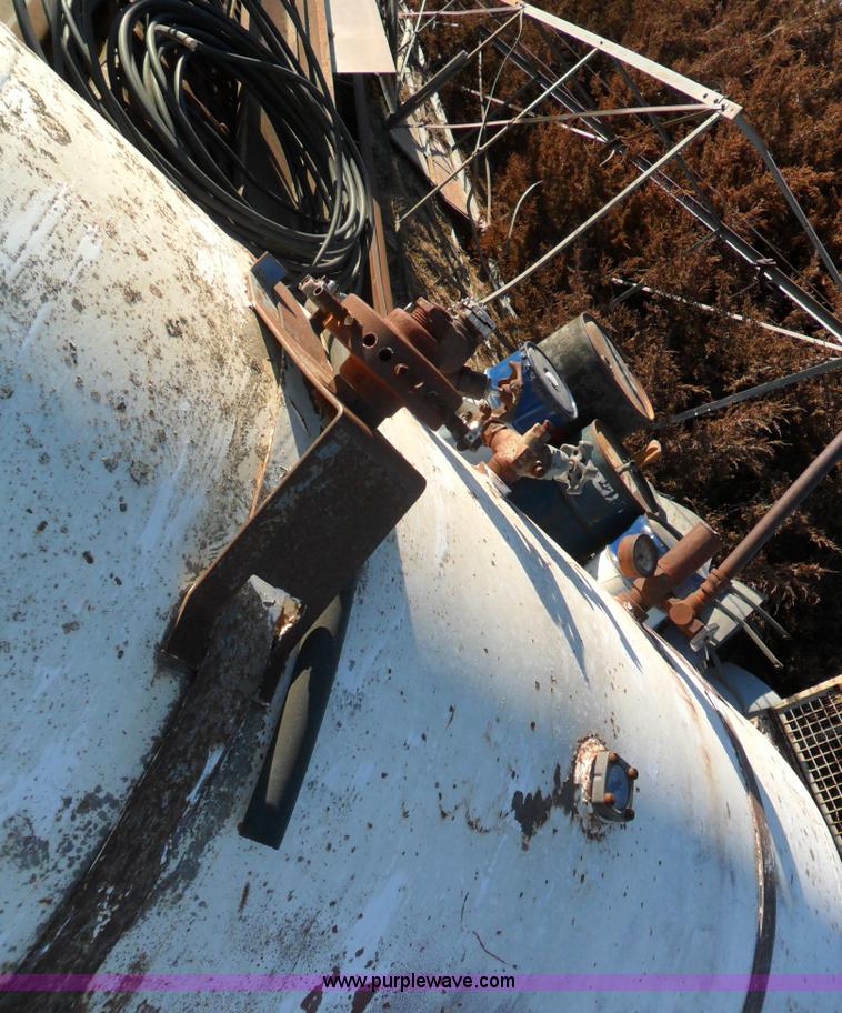 image for item A1977 500 gallon NH3 tank