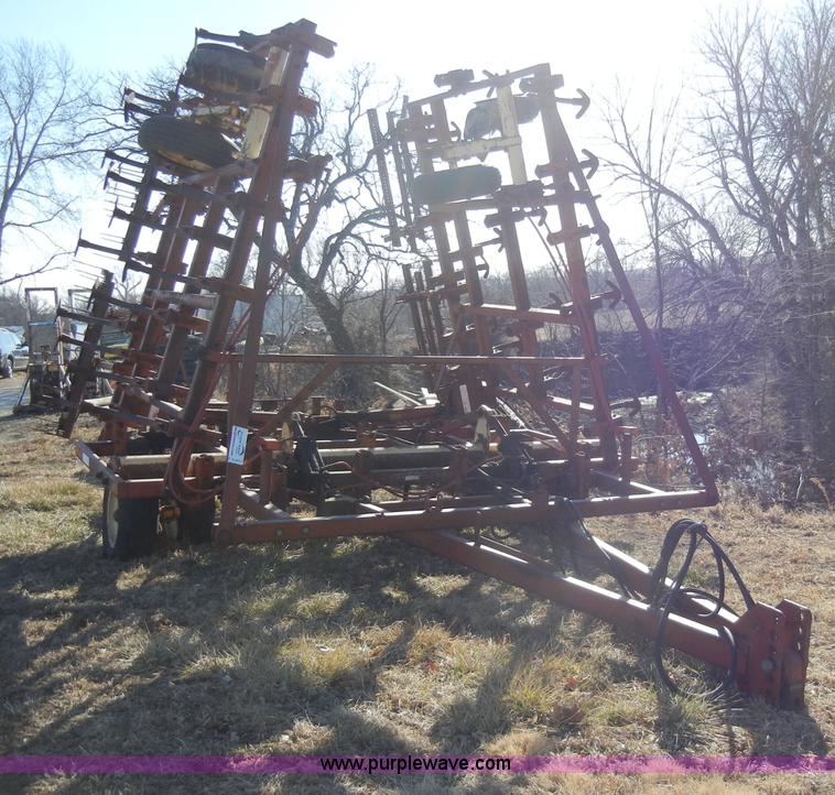 image for item A3477 Krause 4129 28' field cultivator