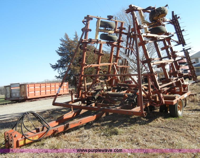 image for item A3477 Krause 4129 28' field cultivator