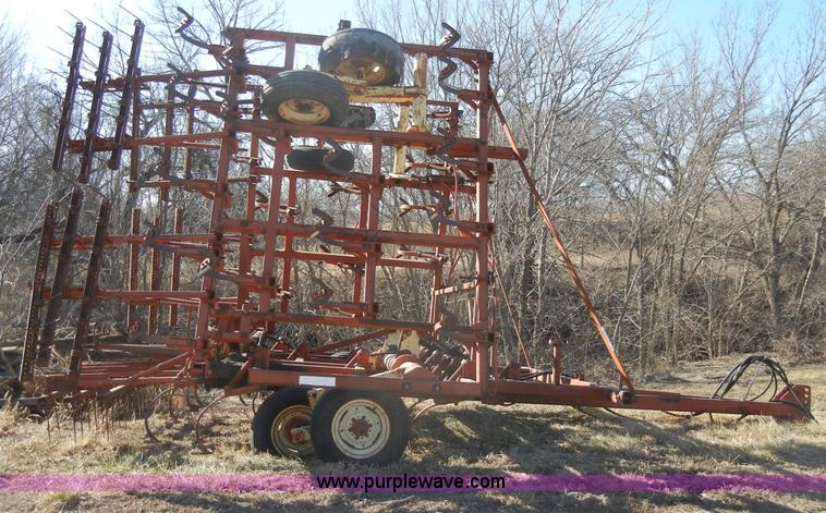 image for item A3477 Krause 4129 28' field cultivator