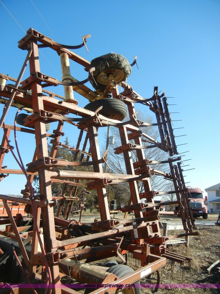 image for item A3477 Krause 4129 28' field cultivator