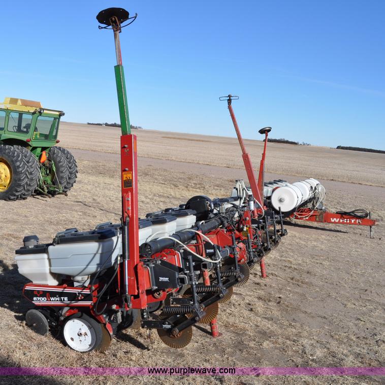 image for item A5842 White 6700 8 row planter