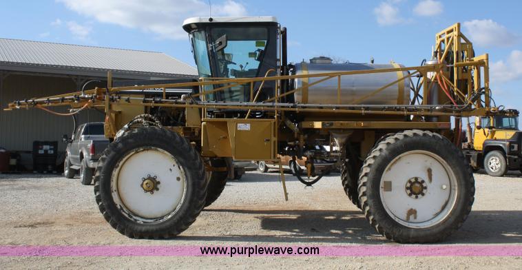 image for item A6729 1996 Ag-Chem RoGator 854 sprayer