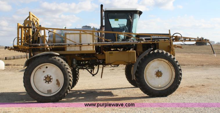 image for item A6729 1996 Ag-Chem RoGator 854 sprayer