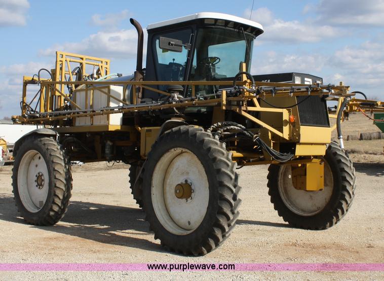 image for item A6729 1996 Ag-Chem RoGator 854 sprayer