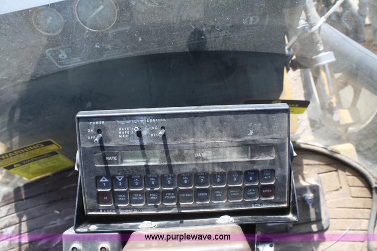 image for item A6729 1996 Ag-Chem RoGator 854 sprayer