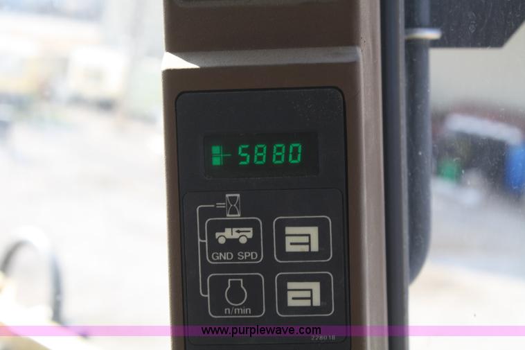 image for item A6729 1996 Ag-Chem RoGator 854 sprayer