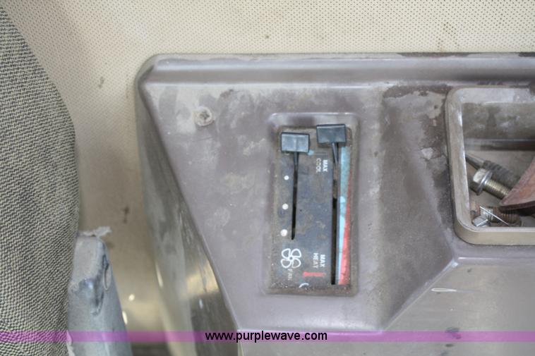 image for item A6729 1996 Ag-Chem RoGator 854 sprayer