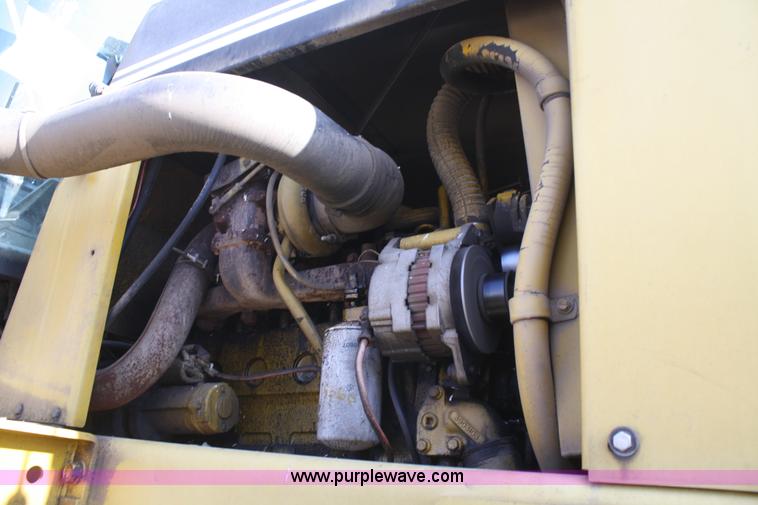 image for item A6729 1996 Ag-Chem RoGator 854 sprayer