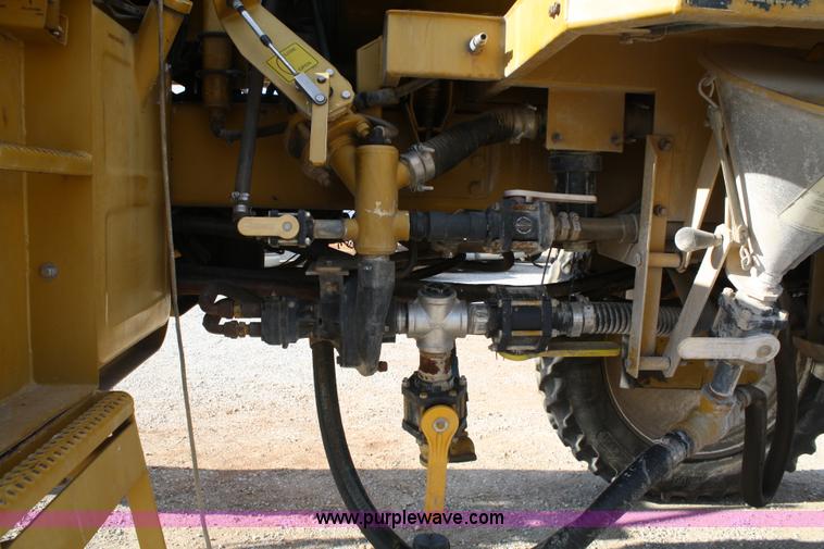 image for item A6729 1996 Ag-Chem RoGator 854 sprayer