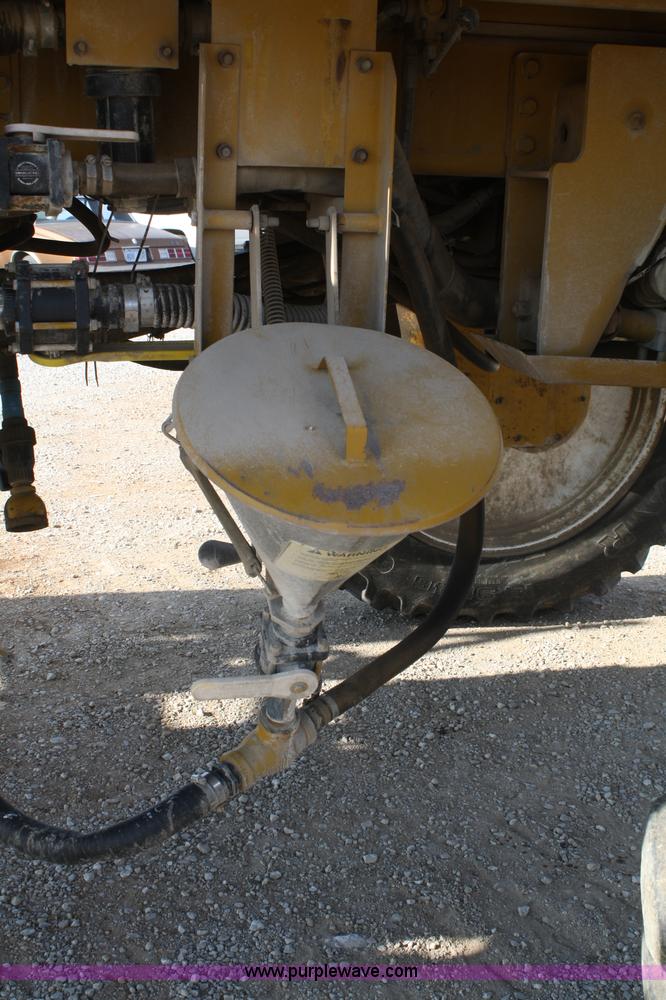 image for item A6729 1996 Ag-Chem RoGator 854 sprayer