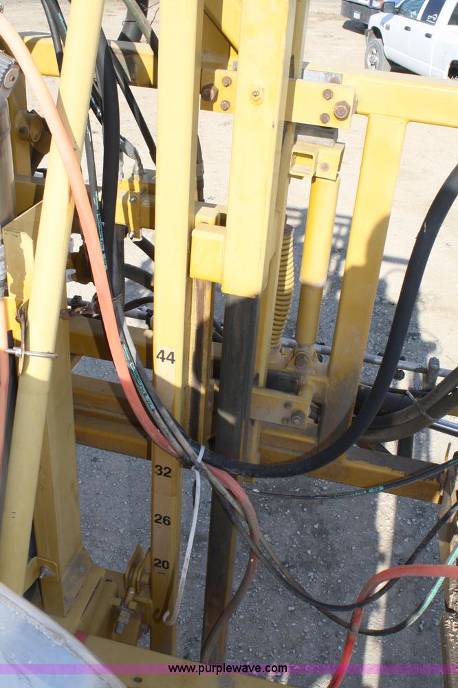 image for item A6729 1996 Ag-Chem RoGator 854 sprayer