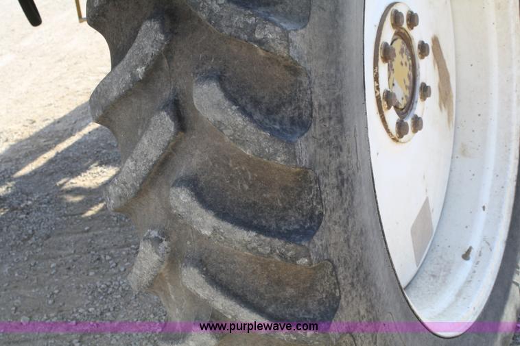 image for item A6729 1996 Ag-Chem RoGator 854 sprayer