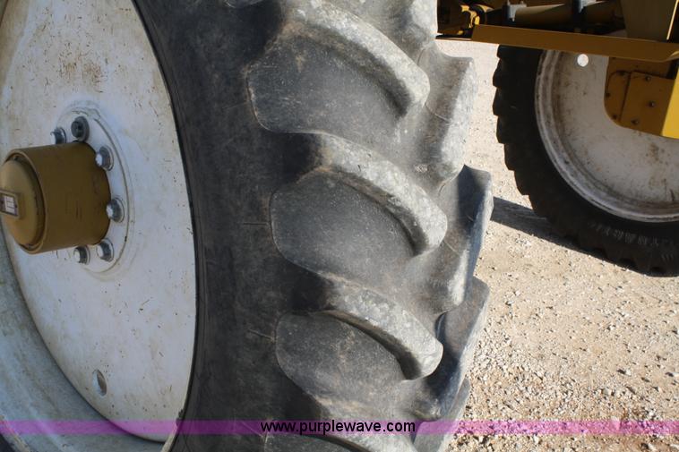 image for item A6729 1996 Ag-Chem RoGator 854 sprayer