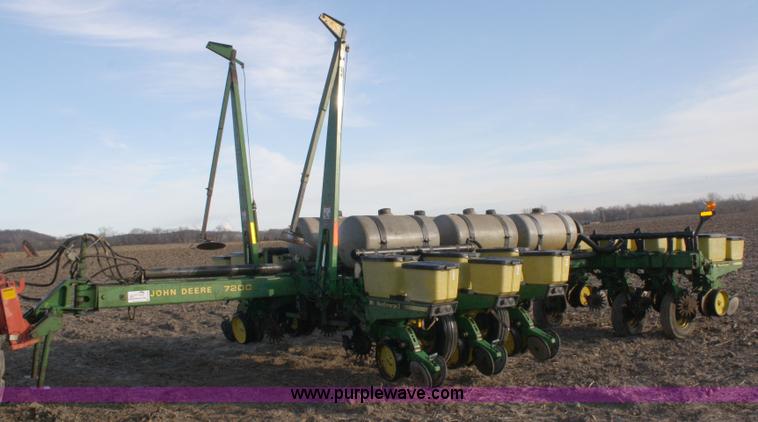 image for item A6730 John Deere 7200 12 row planter