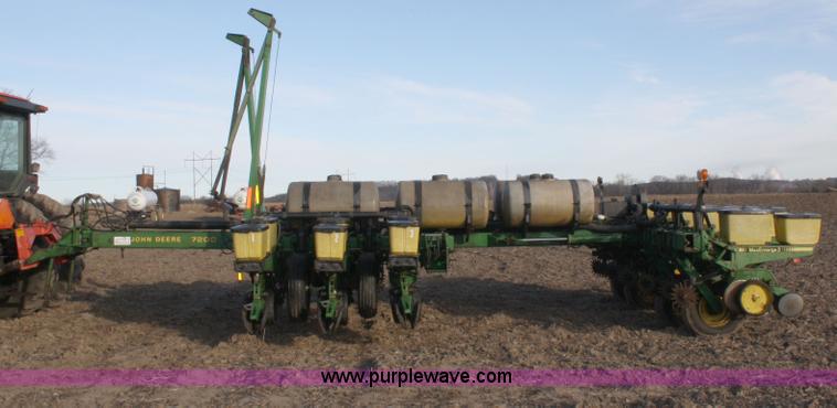 image for item A6730 John Deere 7200 12 row planter