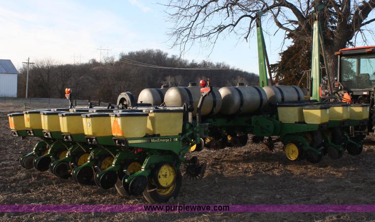 image for item A6730 John Deere 7200 12 row planter