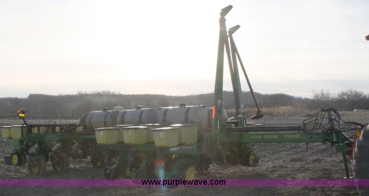 image for item A6730 John Deere 7200 12 row planter