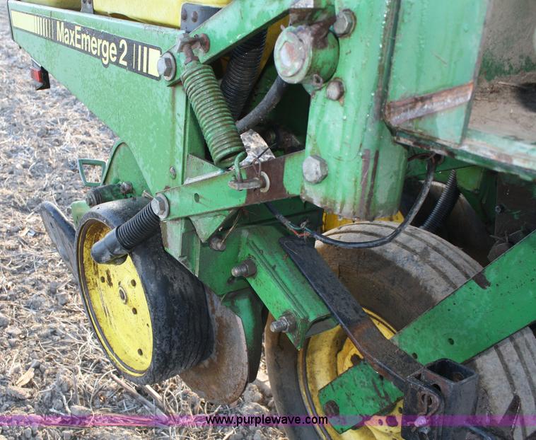 image for item A6730 John Deere 7200 12 row planter