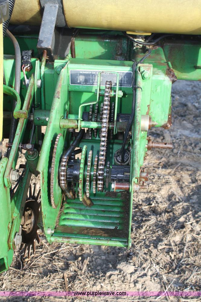 image for item A6730 John Deere 7200 12 row planter