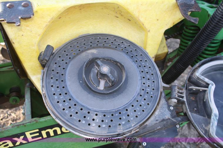 image for item A6730 John Deere 7200 12 row planter