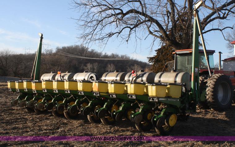 image for item A6730 John Deere 7200 12 row planter