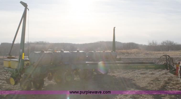 image for item A6730 John Deere 7200 12 row planter
